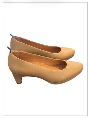 Dr LIZA Sneaker Pump Golden Sand Leather Closed Toe Heels Size 7.5 Wide